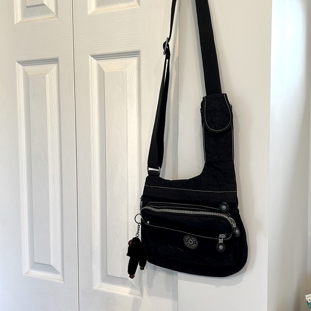 Kipling Andrea front pocket bag in black